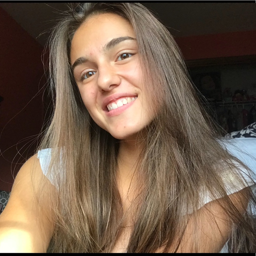 Meet your Posher, Aili